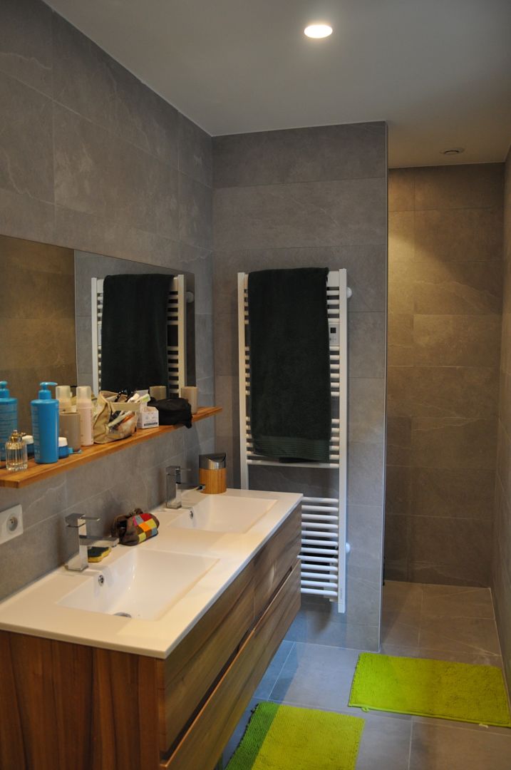 salle-de-bain-chambre-hote-montpellier-amellau-meuble-moderne-douche-italienne salle-de-bain-chambre-hote-montpellier-amellau-meuble-moderne-douche-italienne