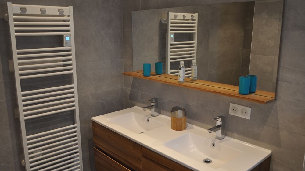 salle-de-bain-douche-italienne-mobilier-design-chambre-picholine-hote-montpellier salle-de-bain-douche-italienne-mobilier-design-chambre-picholine-hote-montpellier